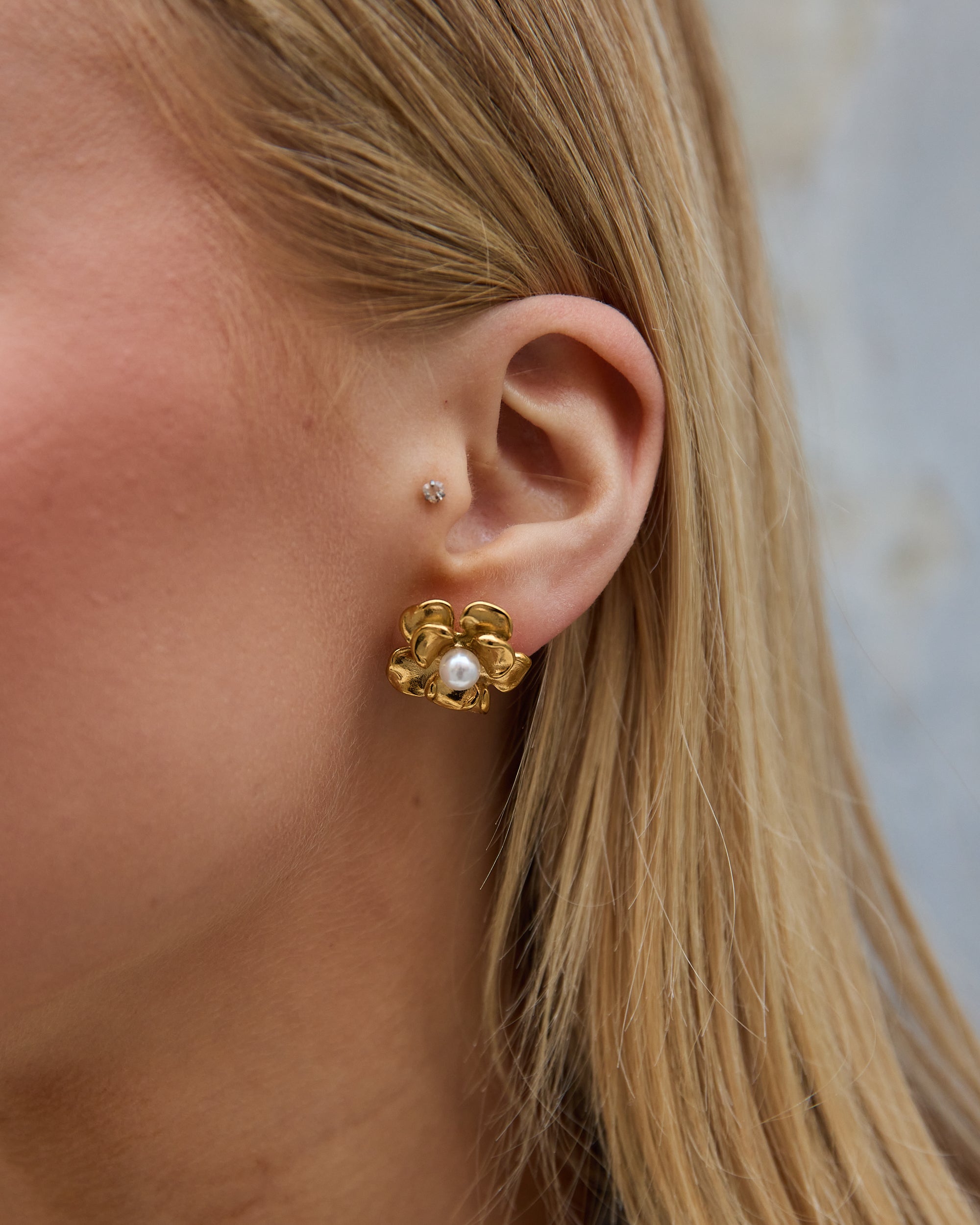 Floral Pearl Earrings