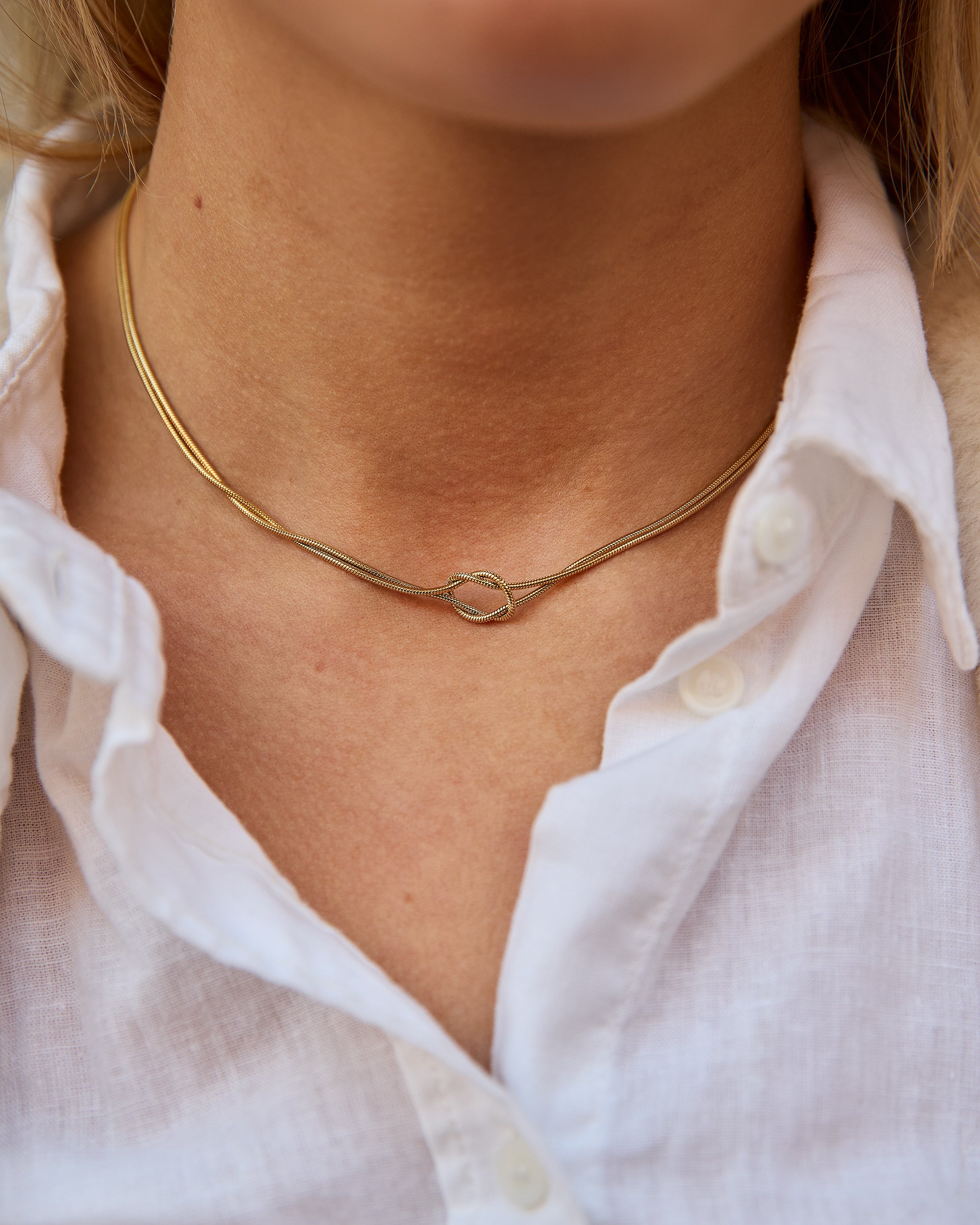 Knot Necklace Gold