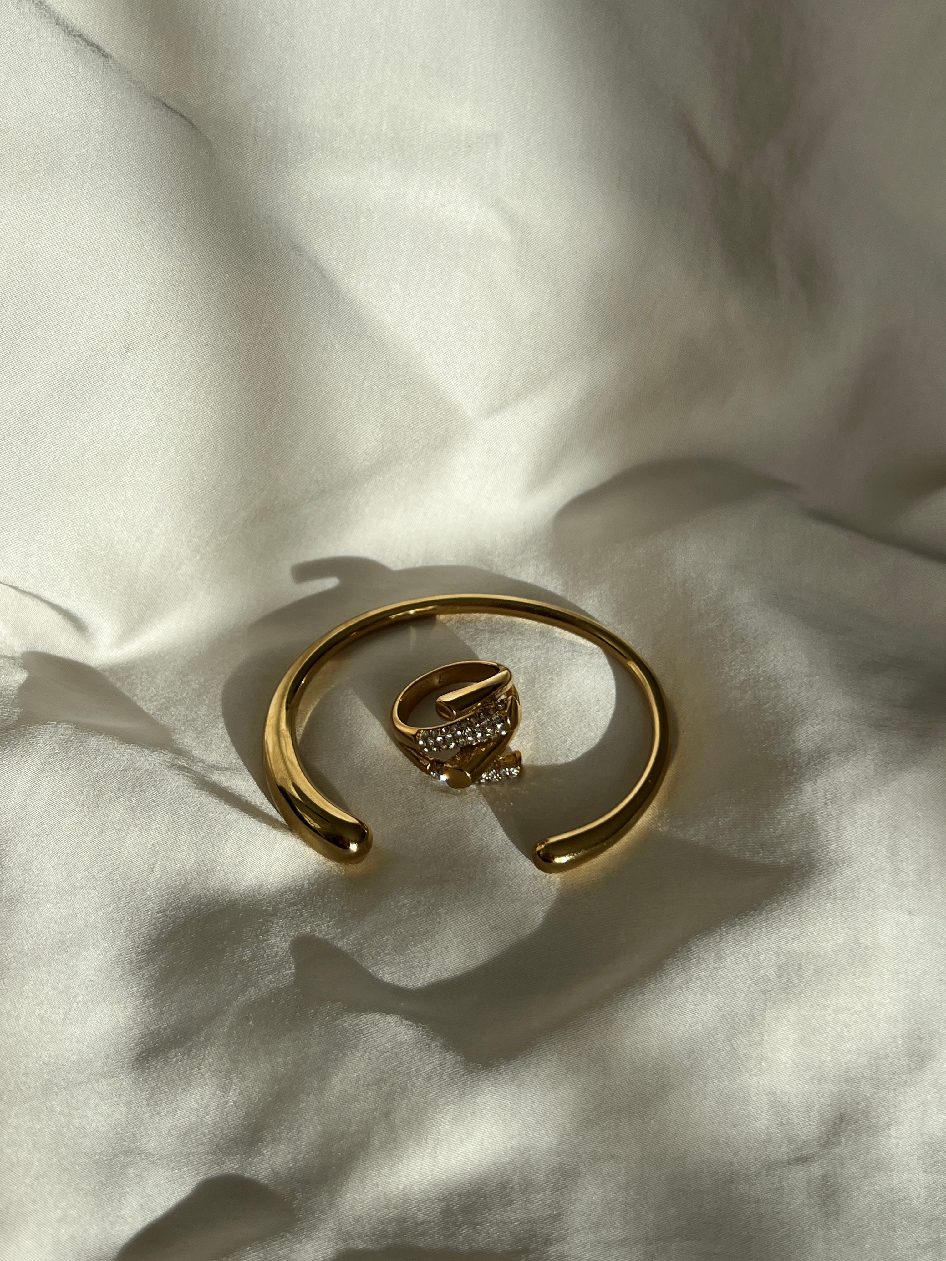 Everyday Bangle Gold