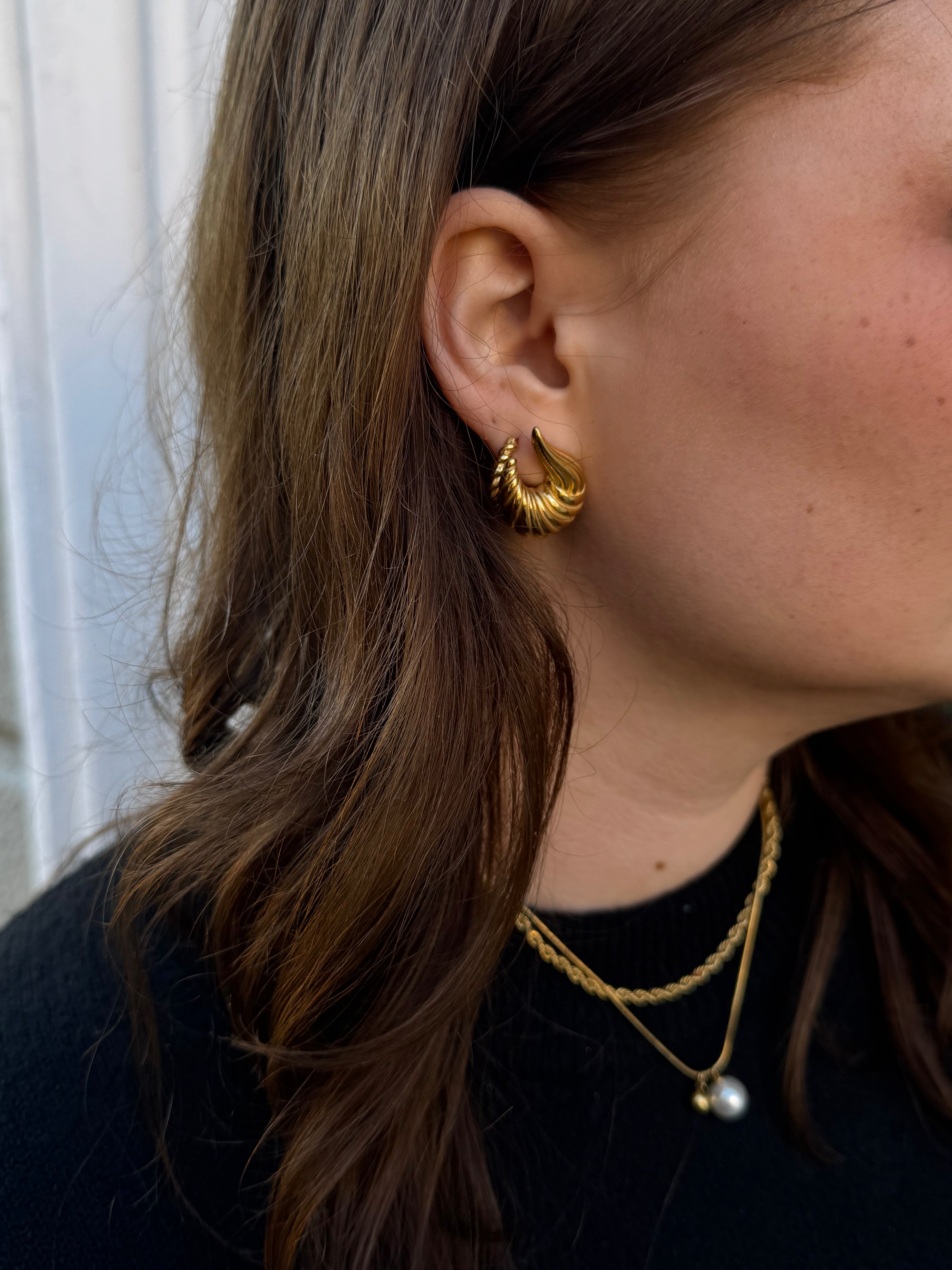 Bold Swirl Earring Gold