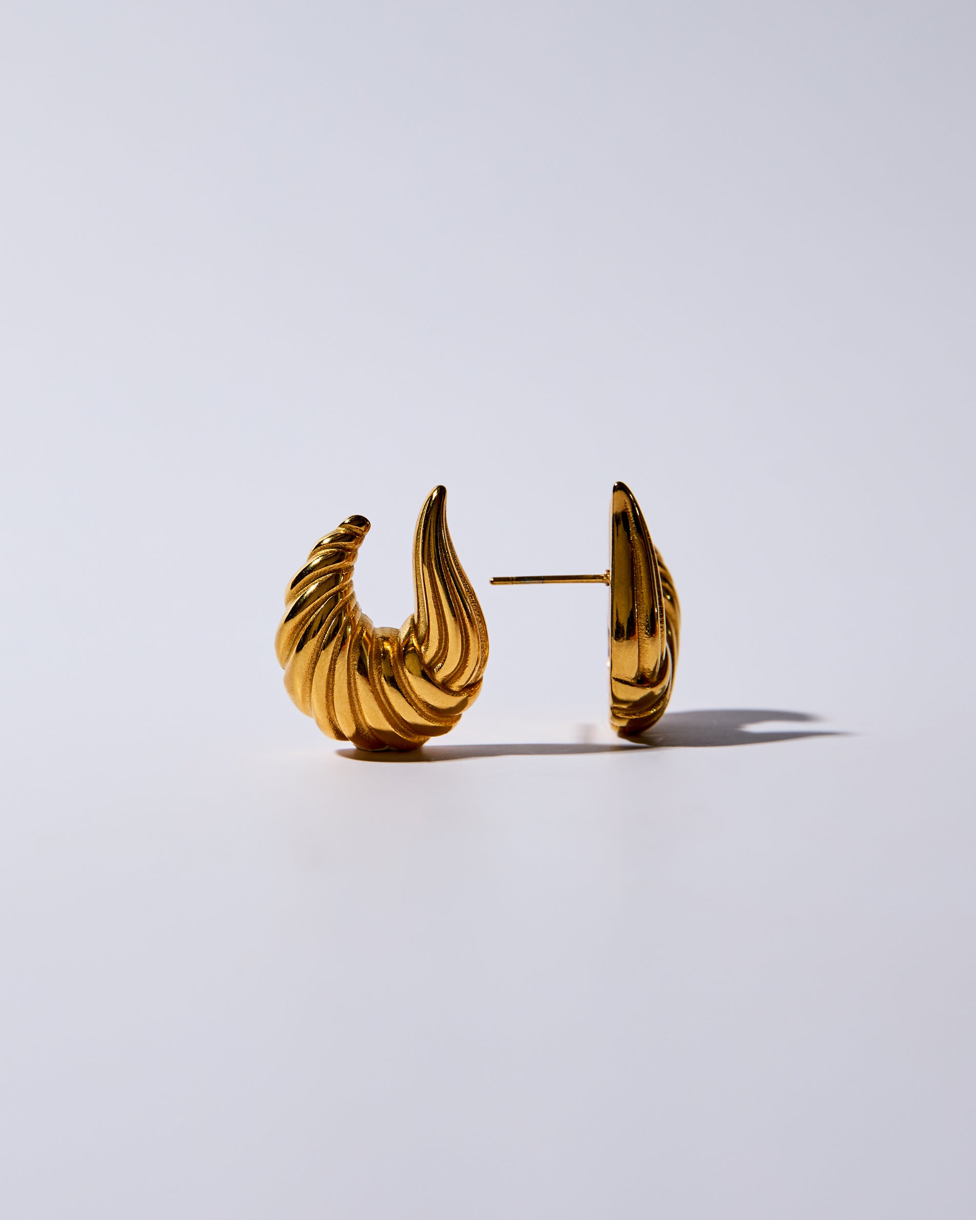 Bold Swirl Earring Gold