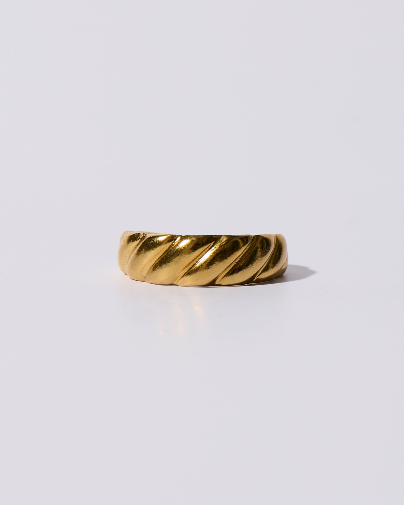 Thin Croissant Ring Gold